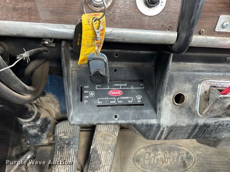 image for item ER0338 1984 Peterbilt 359 semi truck