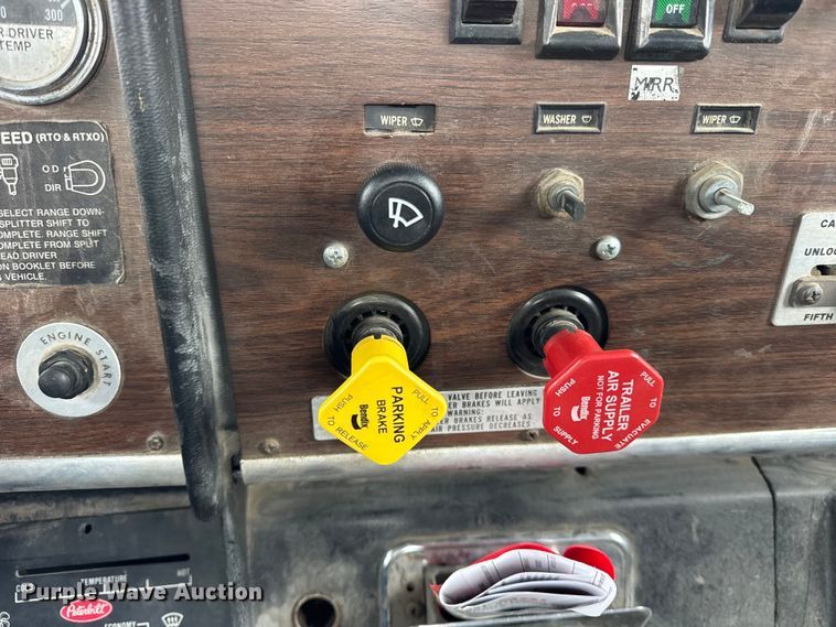 image for item ER0338 1984 Peterbilt 359 semi truck