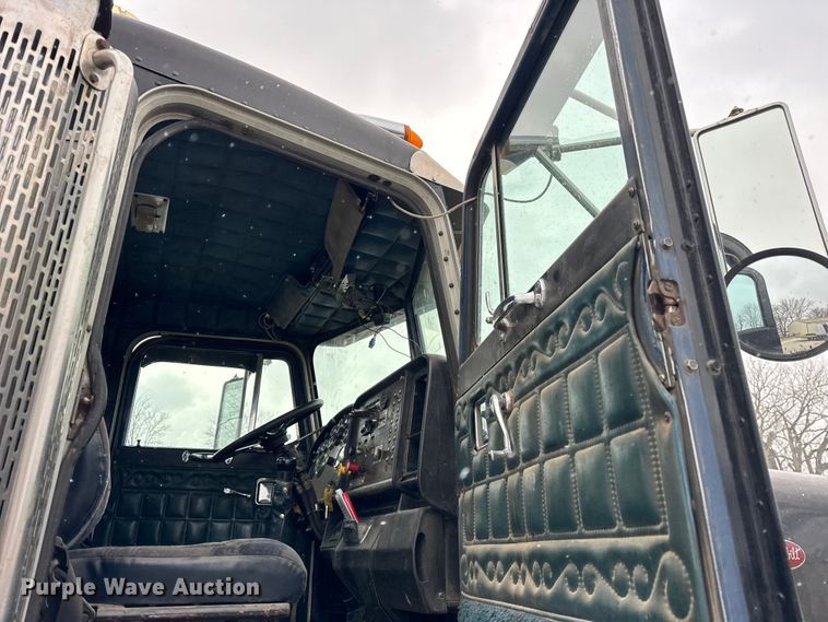 image for item ER0338 1984 Peterbilt 359 semi truck