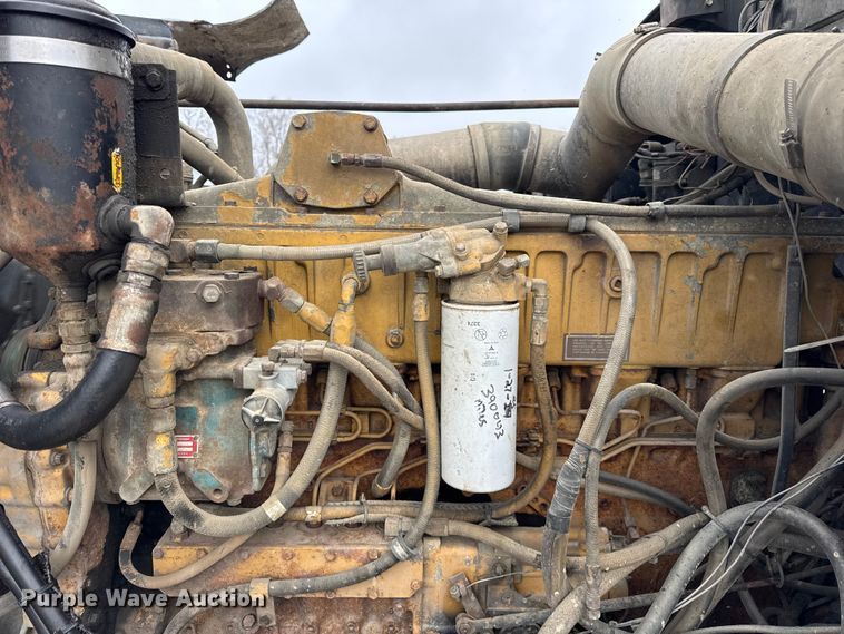 image for item ER0338 1984 Peterbilt 359 semi truck