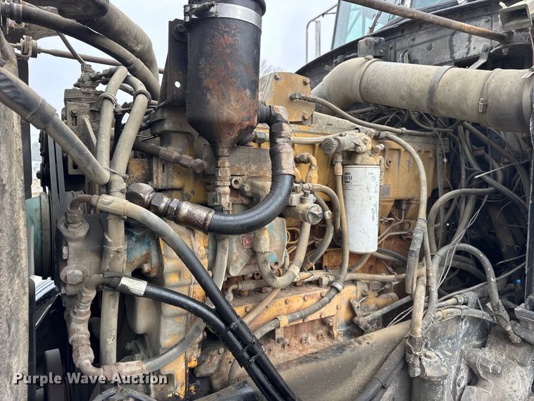 image for item ER0338 1984 Peterbilt 359 semi truck