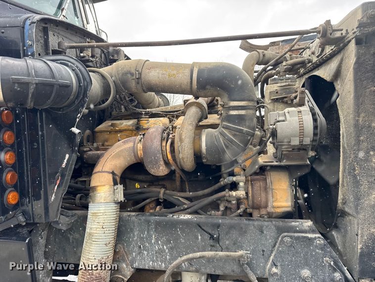 image for item ER0338 1984 Peterbilt 359 semi truck