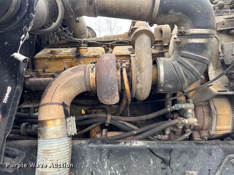 image for item ER0338 1984 Peterbilt 359 semi truck