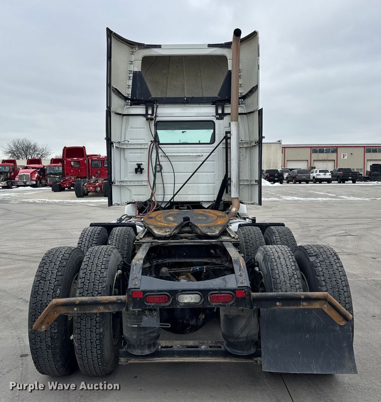image for item ER0339 2021 Volvo VNR semi truck