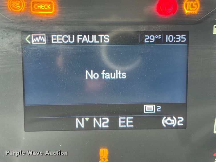 image for item ER0339 2021 Volvo VNR semi truck