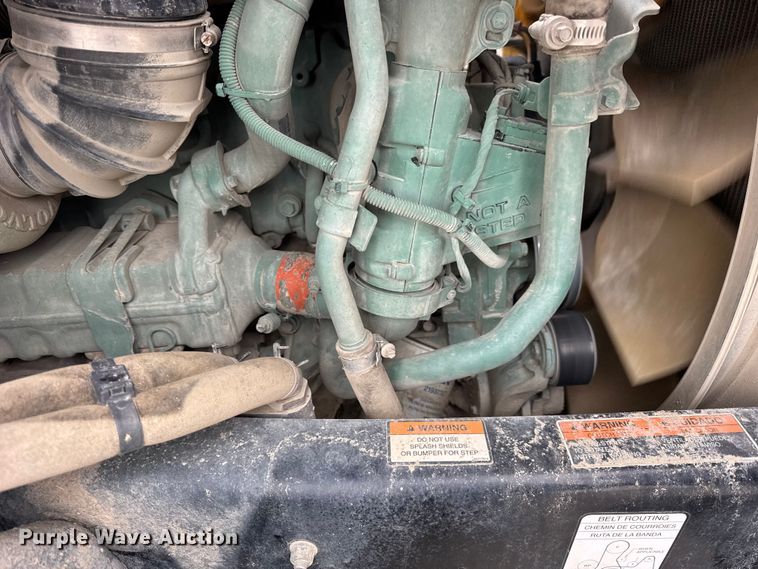 image for item ER0339 2021 Volvo VNR semi truck