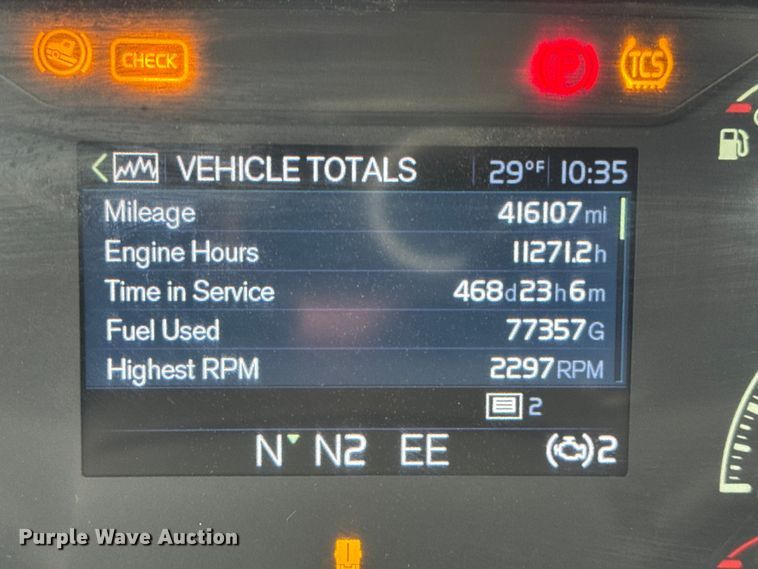 image for item ER0339 2021 Volvo VNR semi truck