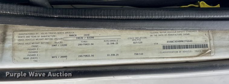 image for item ER0339 2021 Volvo VNR semi truck