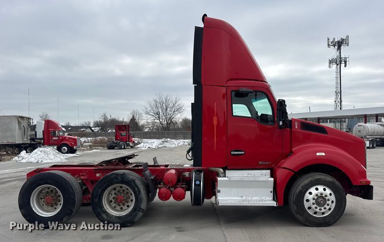 image for item ER0340 2016 Kenworth T880 semi truck