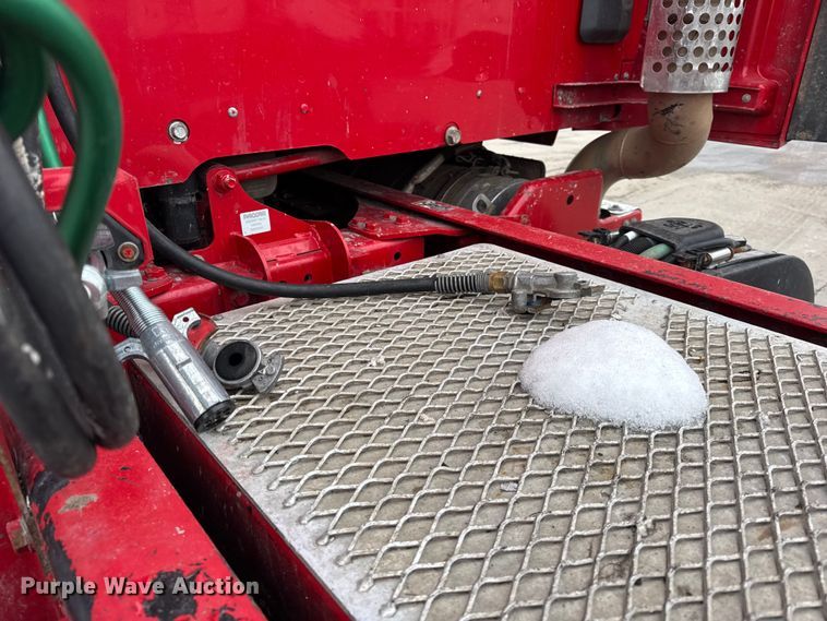 image for item ER0340 2016 Kenworth T880 semi truck