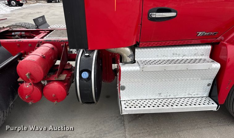 image for item ER0340 2016 Kenworth T880 semi truck