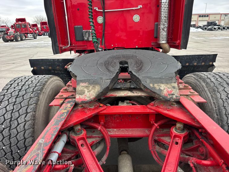 image for item ER0340 2016 Kenworth T880 semi truck