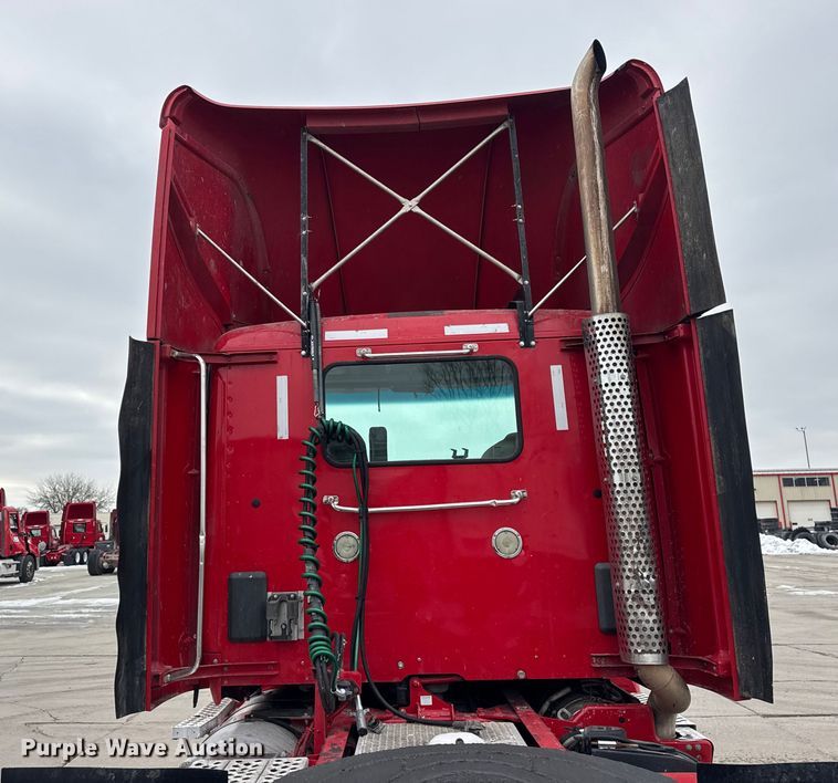 image for item ER0340 2016 Kenworth T880 semi truck