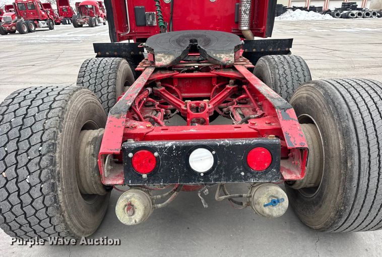 image for item ER0340 2016 Kenworth T880 semi truck