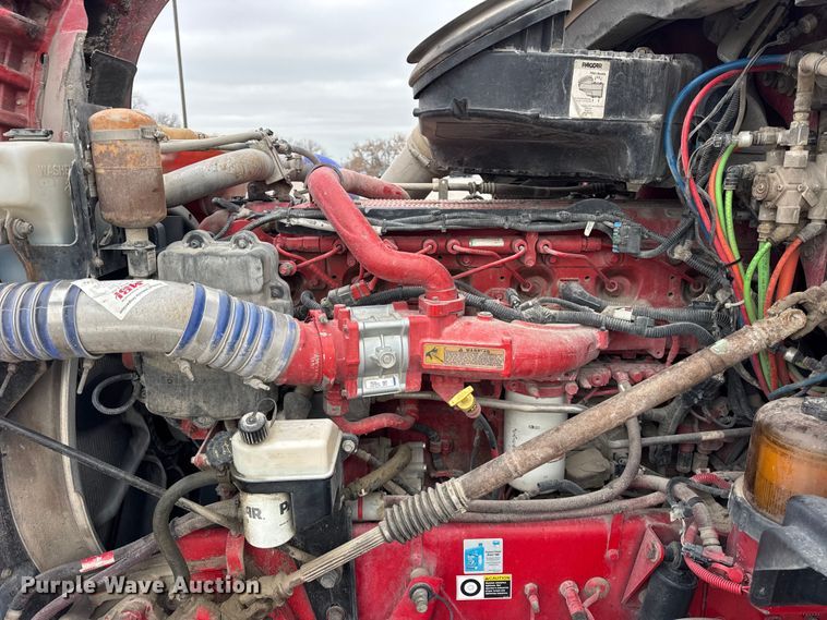 image for item ER0340 2016 Kenworth T880 semi truck