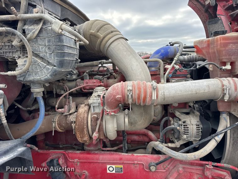 image for item ER0340 2016 Kenworth T880 semi truck