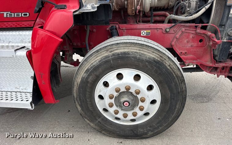 image for item ER0340 2016 Kenworth T880 semi truck