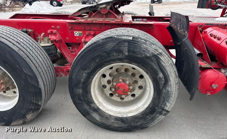 image for item ER0340 2016 Kenworth T880 semi truck