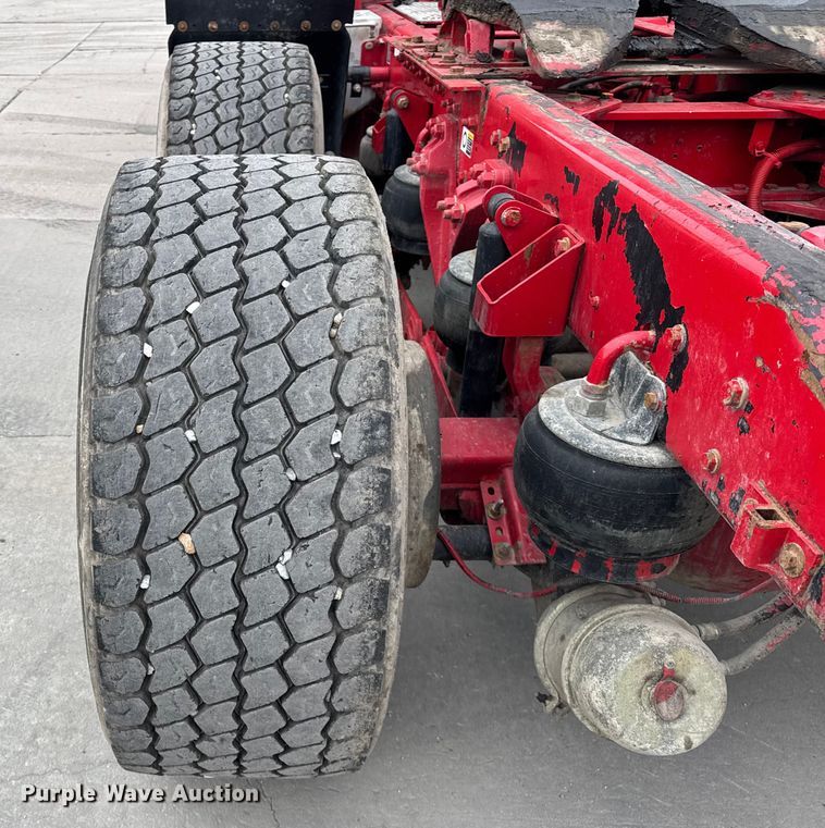 image for item ER0340 2016 Kenworth T880 semi truck