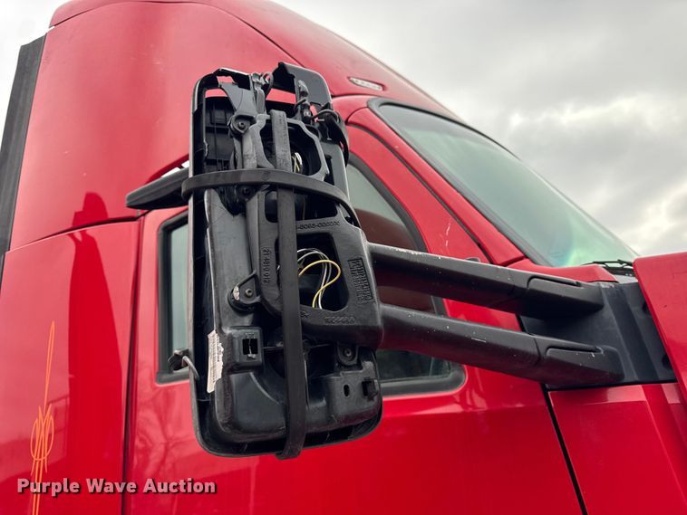 image for item ER0340 2016 Kenworth T880 semi truck