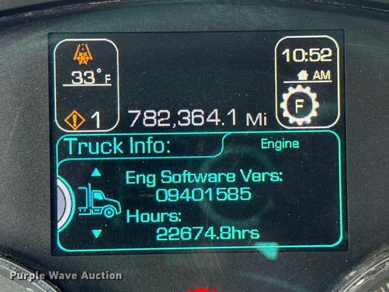 image for item ER0340 2016 Kenworth T880 semi truck