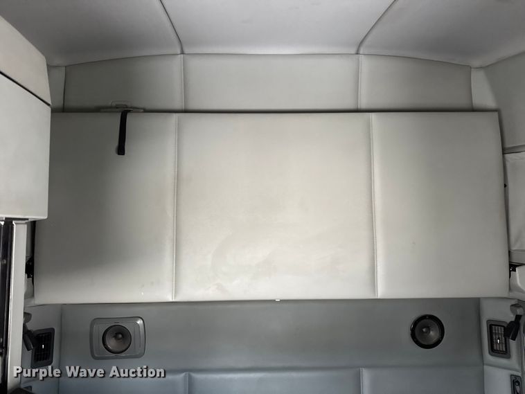 image for item ER0341 2015 Kenworth T680 semi truck