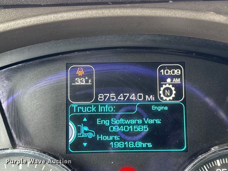 image for item ER0341 2015 Kenworth T680 semi truck