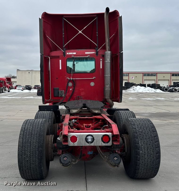 image for item ER0342 2016 Kenworth T880 semi truck