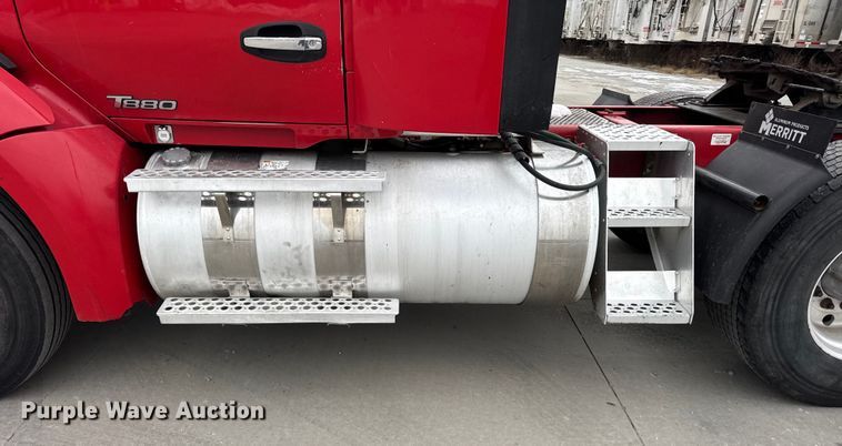 image for item ER0342 2016 Kenworth T880 semi truck