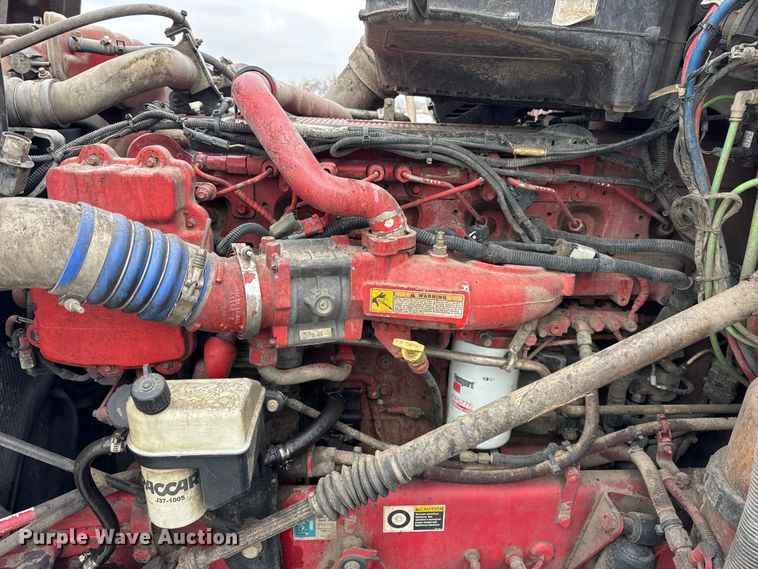 image for item ER0342 2016 Kenworth T880 semi truck