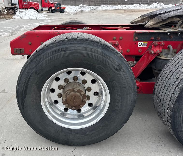 image for item ER0342 2016 Kenworth T880 semi truck