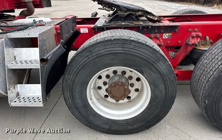 image for item ER0342 2016 Kenworth T880 semi truck