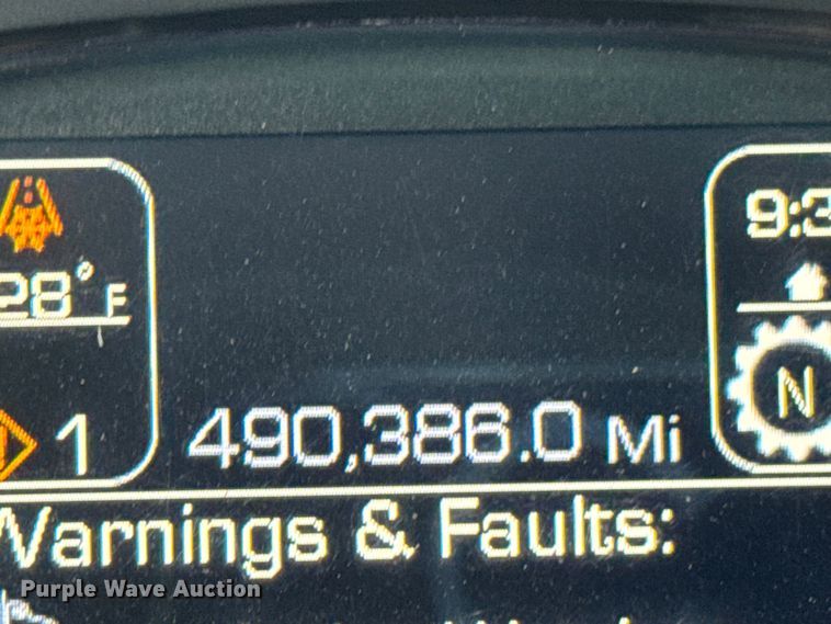 image for item ER0342 2016 Kenworth T880 semi truck