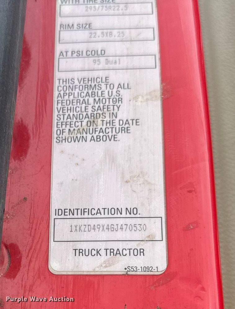 image for item ER0342 2016 Kenworth T880 semi truck