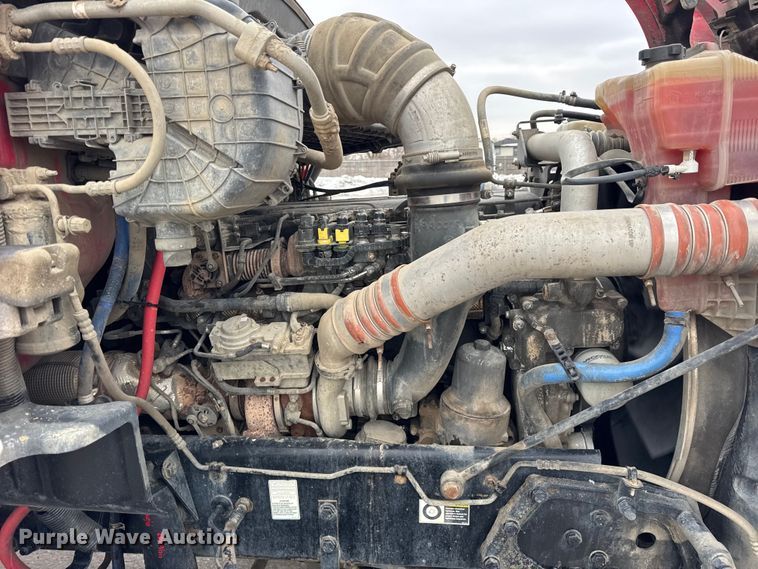 image for item ER0343 2017 Kenworth T880 semi truck