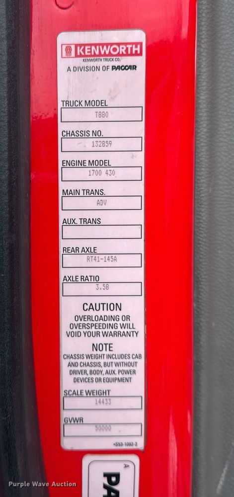 image for item ER0343 2017 Kenworth T880 semi truck