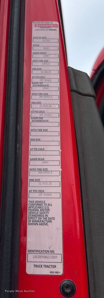 image for item ER0343 2017 Kenworth T880 semi truck