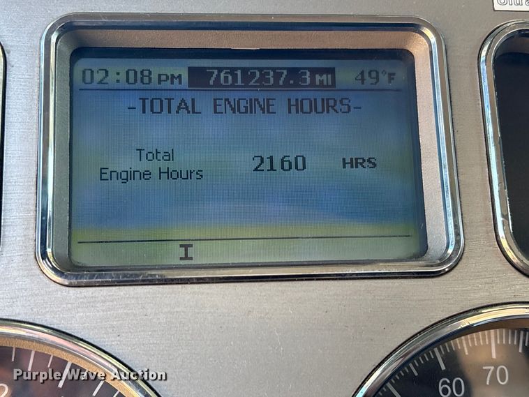 image for item ET7343 2012 Mack CHU613 semi truck