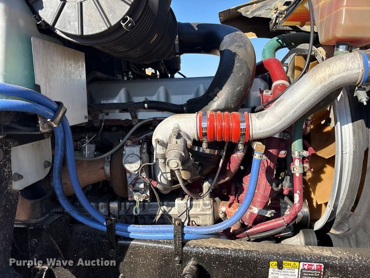 image for item ET7343 2012 Mack CHU613 semi truck