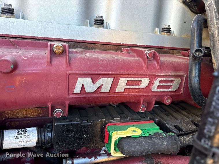 image for item ET7343 2012 Mack CHU613 semi truck