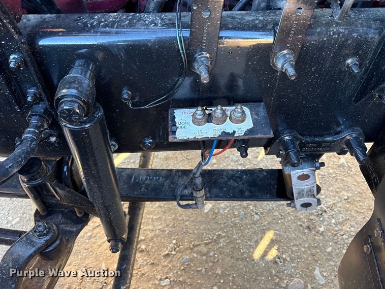 image for item ET7343 2012 Mack CHU613 semi truck