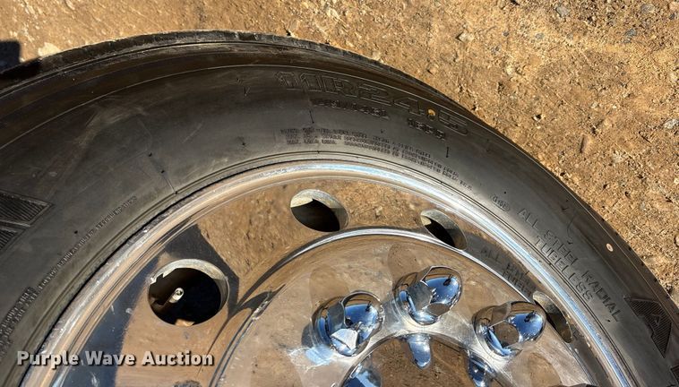 image for item ET7343 2012 Mack CHU613 semi truck