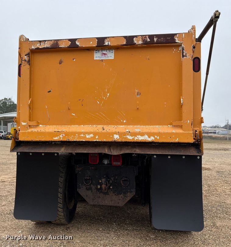 image for item ET7346 2006 Freightliner M2 Business Class dump truck