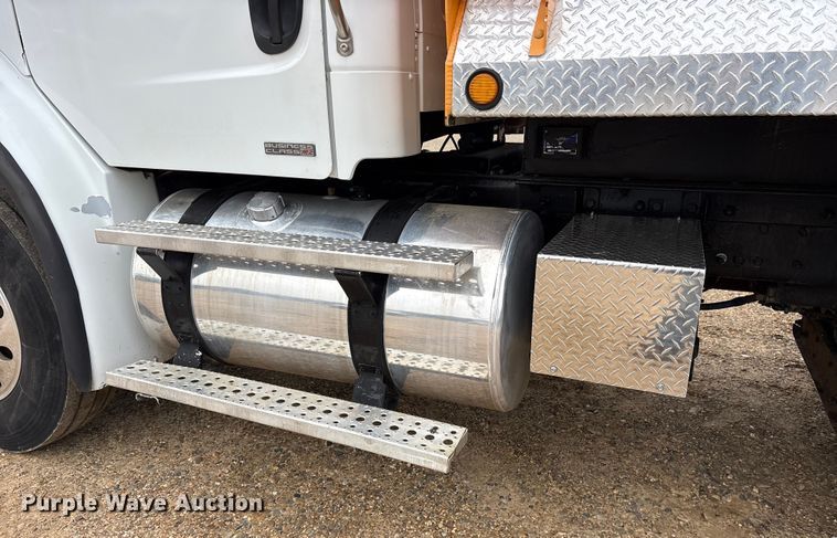 image for item ET7346 2006 Freightliner M2 Business Class dump truck