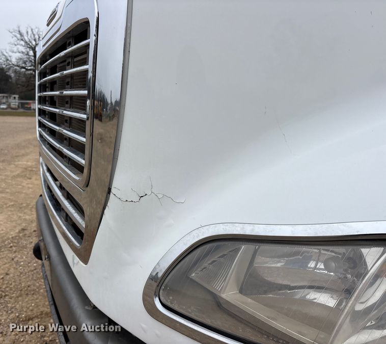 image for item ET7346 2006 Freightliner M2 Business Class dump truck