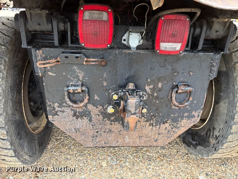 image for item ET7346 2006 Freightliner M2 Business Class dump truck