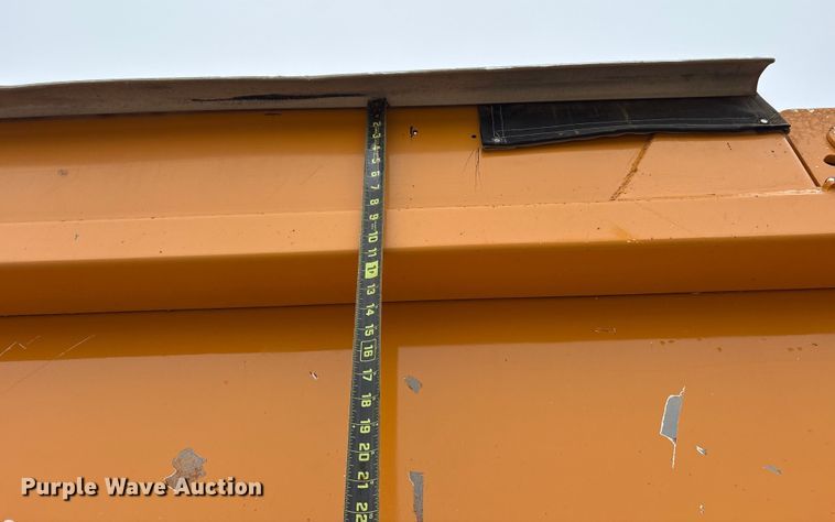 image for item ET7346 2006 Freightliner M2 Business Class dump truck