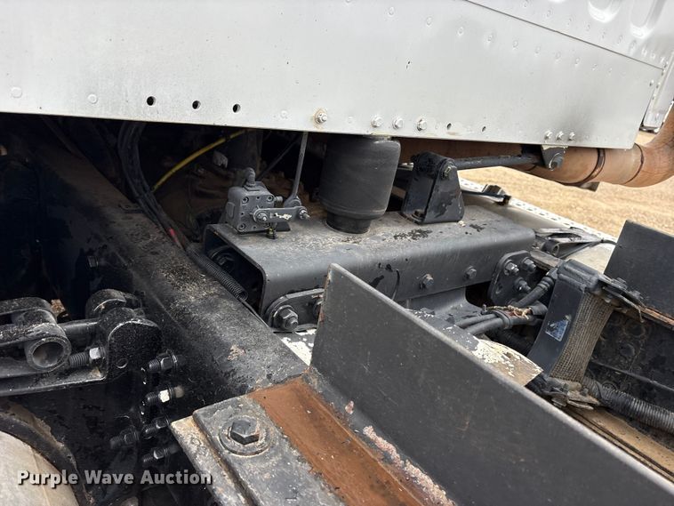 image for item ET7346 2006 Freightliner M2 Business Class dump truck