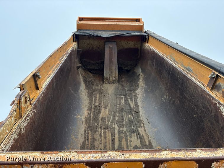 image for item ET7346 2006 Freightliner M2 Business Class dump truck