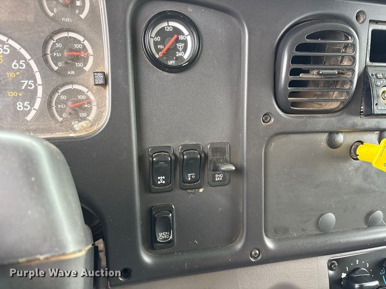 image for item ET7346 2006 Freightliner M2 Business Class dump truck